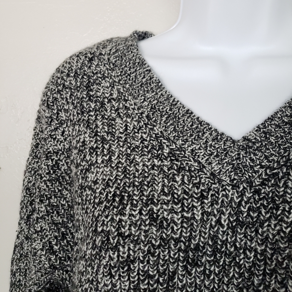 A New Day Black Grey White Marled V-neck Sweater M - Picture 2 of 6